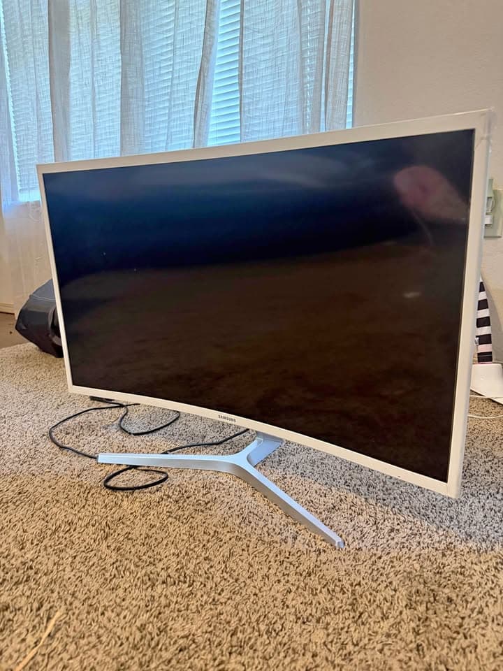 TEST - Samsung 32-inch curved computer monitor