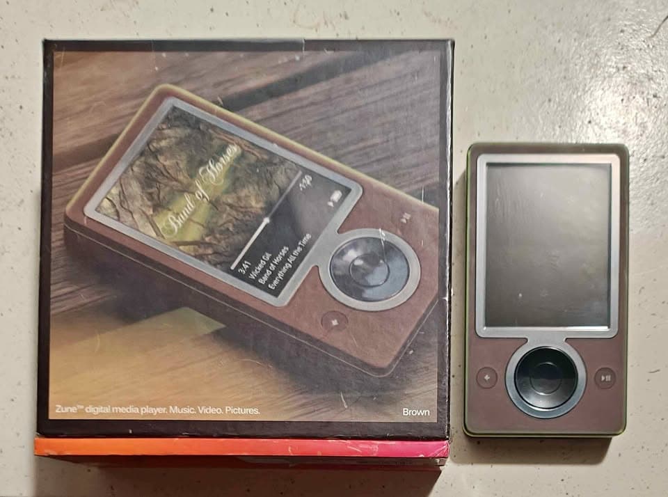 TEST - Microsoft Zune 30GB digital media player