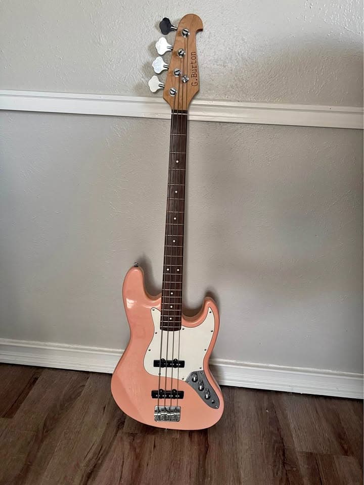 TEST - Peach Bass Guitar